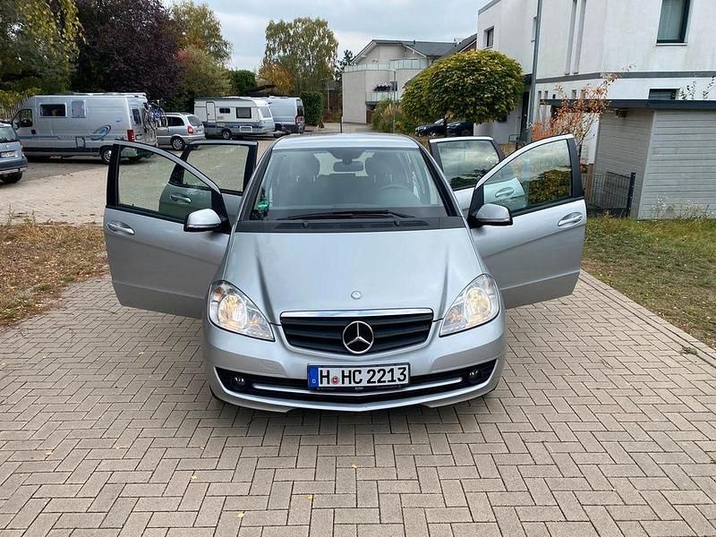 Grau Gebraucht 2008 Mercedes A150 Van / Kleinbus | 2.250 € (Superpreis) - Bild 1/4