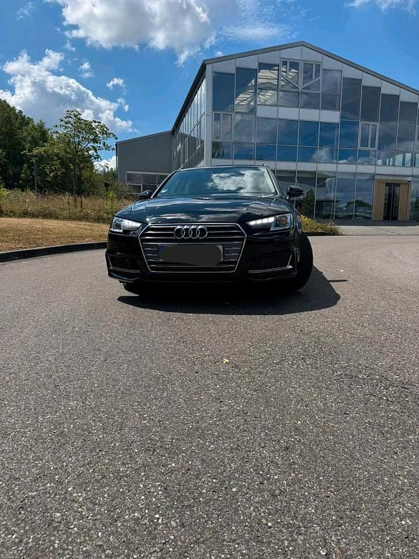Schwarz Gebraucht 2019 Audi A4 Kombi | 17.500 € (Superpreis) - Bild 1/4