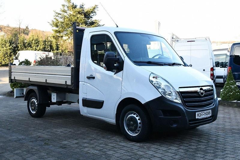 Gebraucht Opel Movano 131 PS (96 kW) 2018 Weiß Van