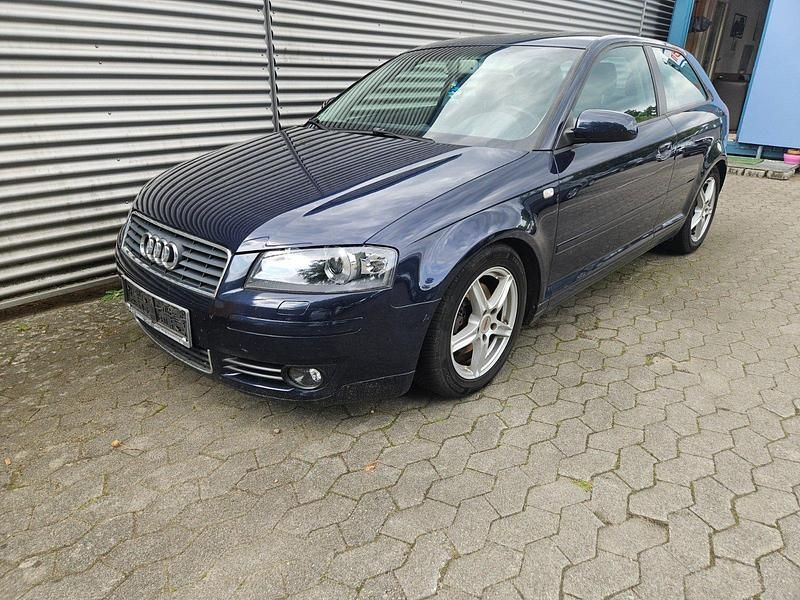 Gebraucht Audi A3 75 PS (55 kW) 2003 Blau Limousine
