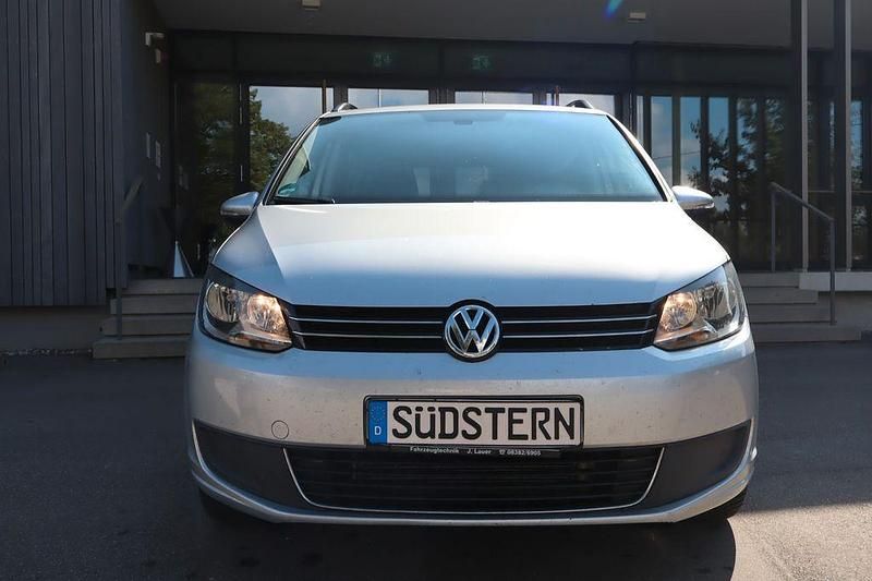 Gebraucht VW Touran Comfortline 140 PS (102 kW) 2011 Silber Van / Kleinbus