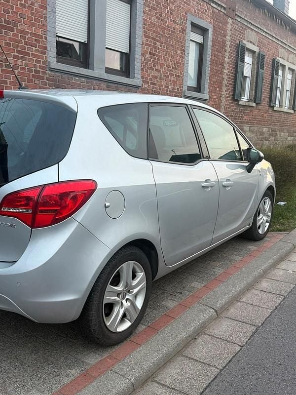 Gebraucht Opel Meriva 120 PS (88 kW) 2012 Schwarz Van / Kleinbus