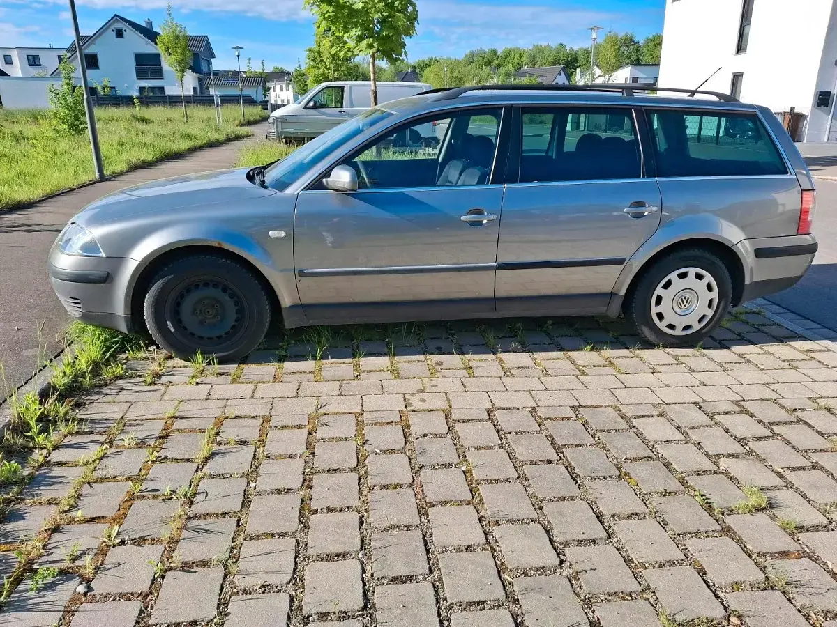 Gebraucht VW Passat 130 PS (95 kW) 2002 Grau Kombi