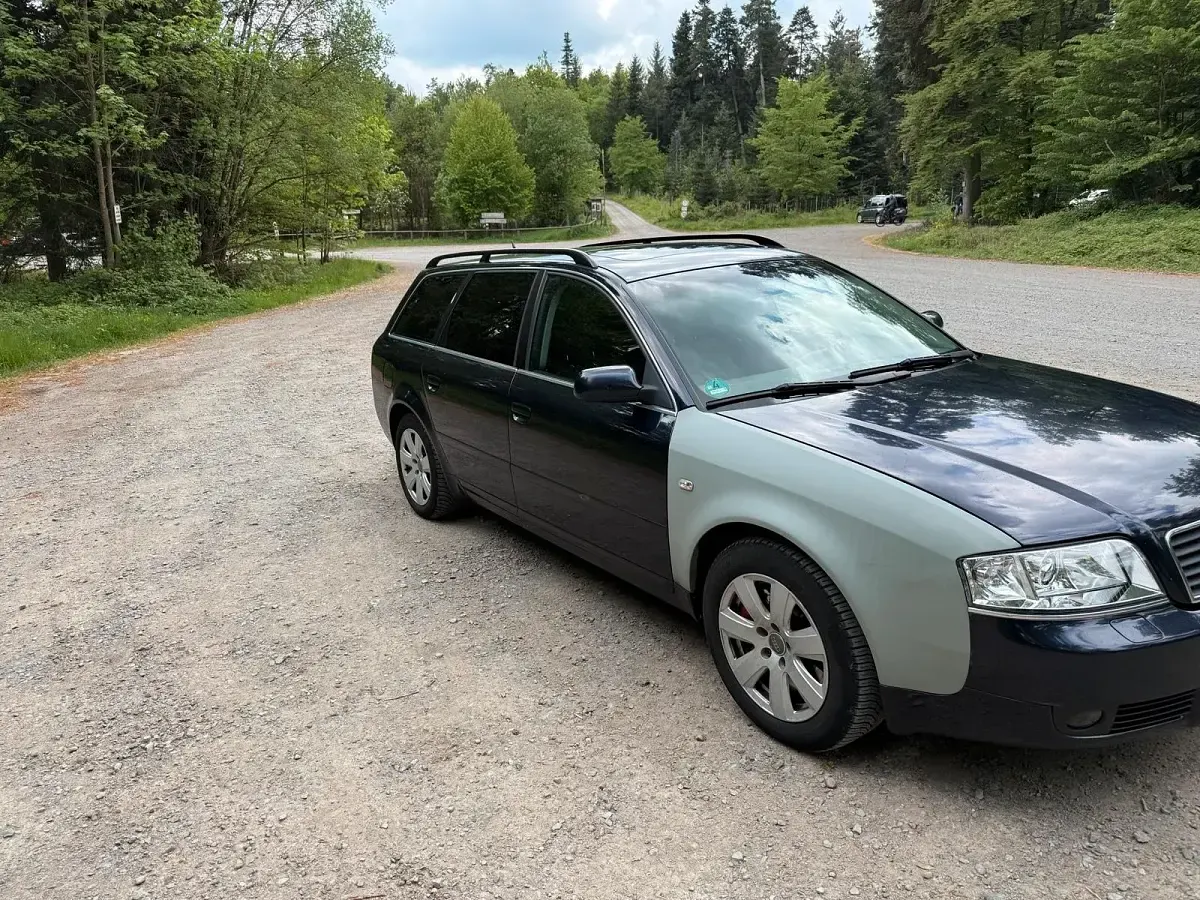 Gebraucht Audi A6 163 PS (119 kW) 2004 Blau Kombi