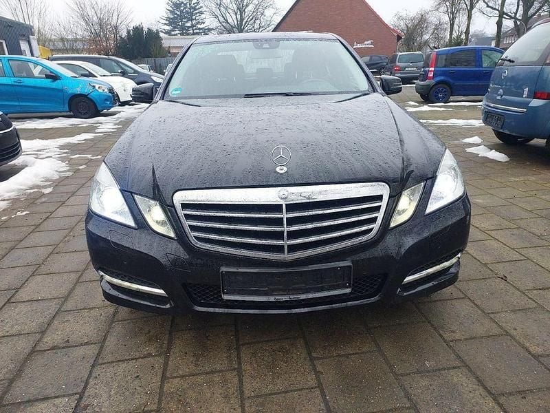 Gebraucht Mercedes E250 204 PS (150 kW) 2009 Schwarz Limousine