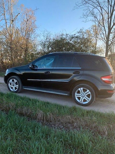 Gebraucht Mercedes ML350 231 PS (169 kW) 2010 Schwarz SUV