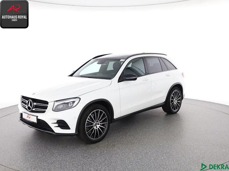 Weiss Gebraucht 2019 Mercedes GLC250 AMG SUV | 30.880 € (Fairer Preis) - Bild 1/4