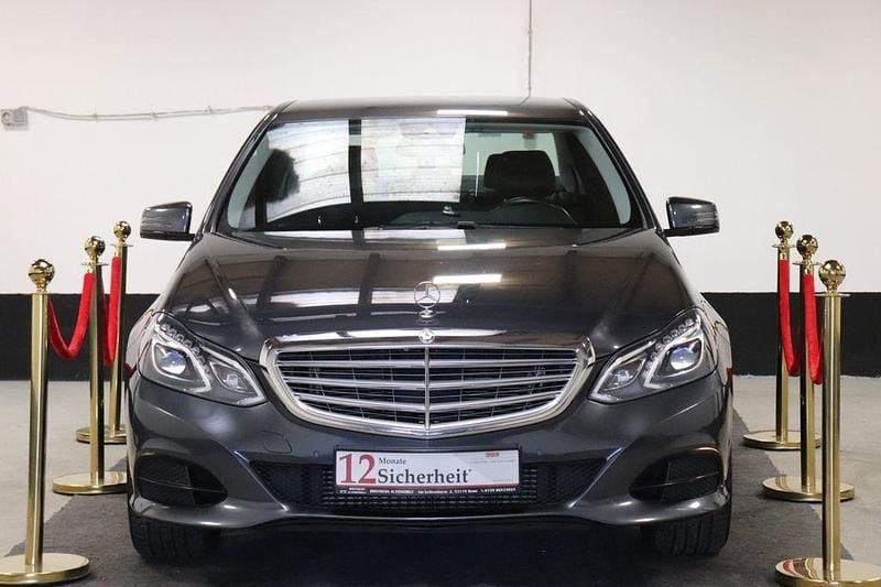 Gebraucht Mercedes E300 204 PS (150 kW) 2014 Grau Limousine