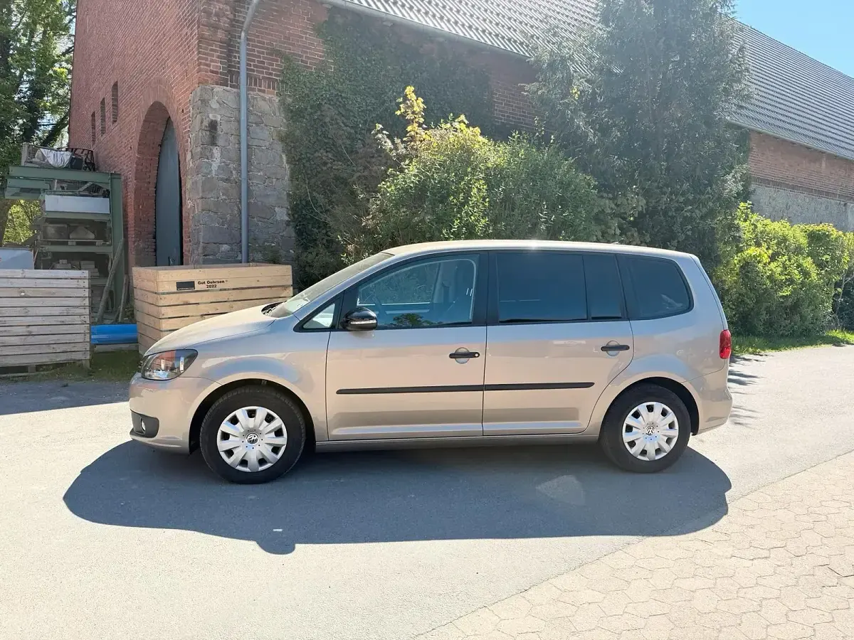 Usata VW Touran Trendline 105 CV (77 kW) 2015 Beige Monovolume