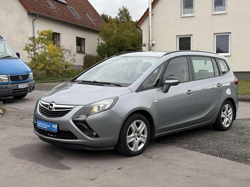 Silbersee/perl silber (m2) Gebraucht 2012 Opel Zafira Tourer Edition Van / Kleinbus | 6.990 € (Guter Preis) - Bild 1/4