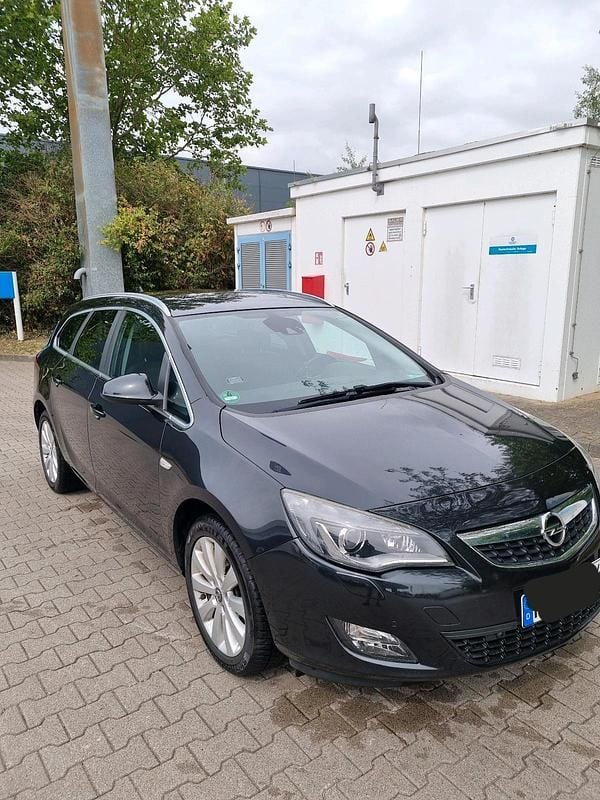 Schwarz Gebraucht 2012 Opel Astra Kombi | 3.500 € (Guter Preis) - Bild 1/4