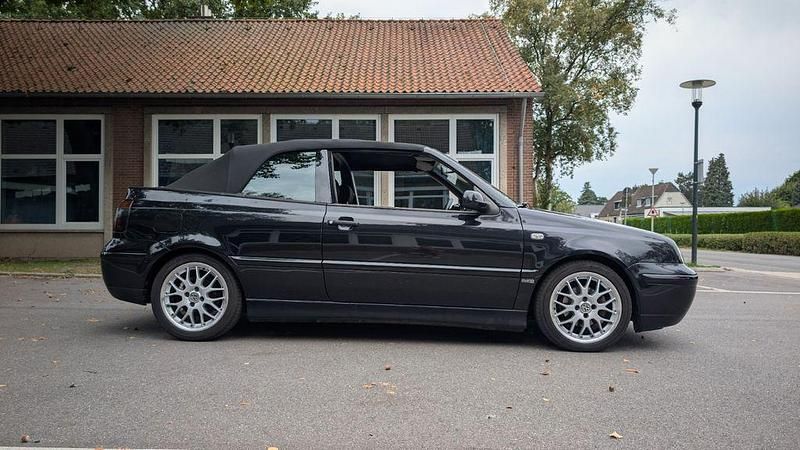 Schwarz Gebraucht 2001 VW Golf Cabriolet Highline Cabrio | 5.900 € - Bild 1/4