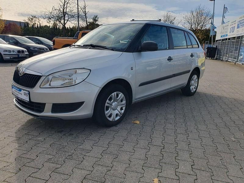 Silber Gebraucht 2011 Skoda Fabia Kombi | 2.999 € (Fairer Preis) - Bild 1/4