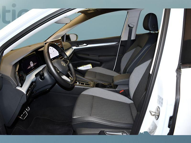 Gebraucht VW Golf VIII 150 PS (110 kW) 2025 Weiß Kleinwagen