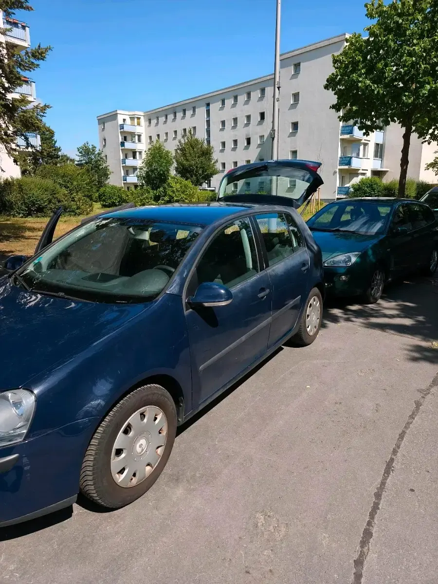 Gebraucht VW Golf V 75 PS (55 kW) 2004 Blau Kleinwagen