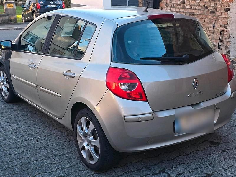 Gebraucht Renault Clio III Initiale 111 PS (81 kW) 2006 Braun Kleinwagen