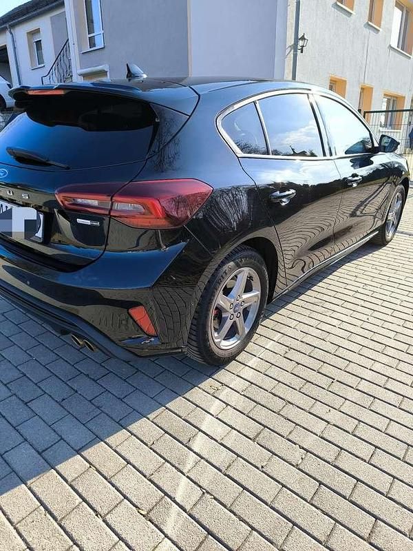 Gebraucht Ford Focus ST-Line 125 PS (91 kW) 2022 Schwarz Kleinwagen