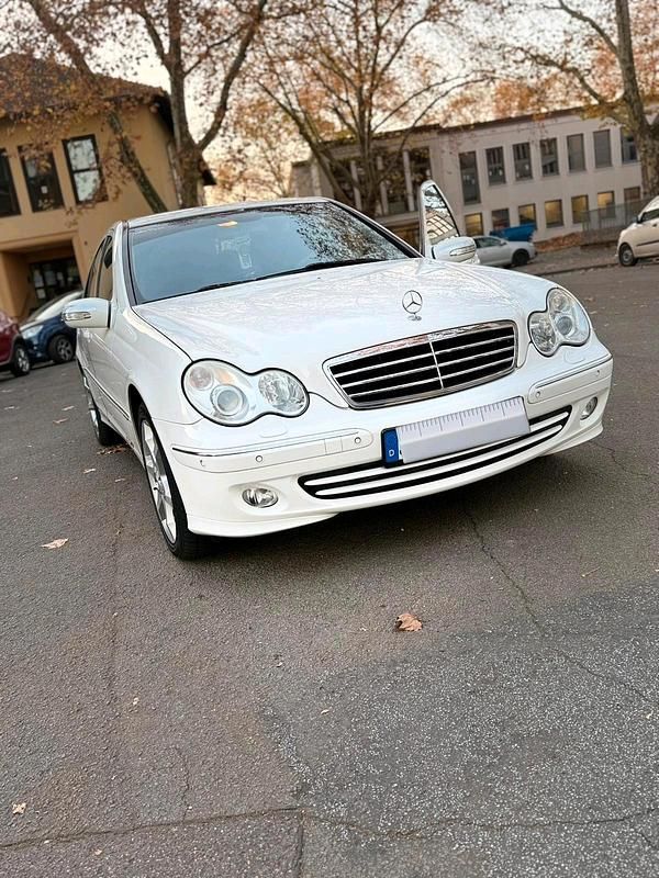 Gebraucht Mercedes C230 174 PS (127 kW) 2004 Weiß Limousine