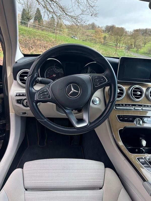 Gebraucht Mercedes C200 184 PS (135 kW) 2014 Schwarz Limousine