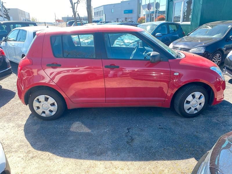 Second-hand Suzuki Swift 94 CP (69 kW) 2009 Roșu Hatchback