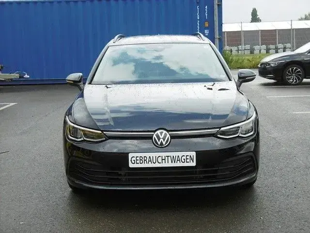 Gebraucht VW Golf VIII Life 150 PS (110 kW) 2022 Deep black perleffekt Kombi