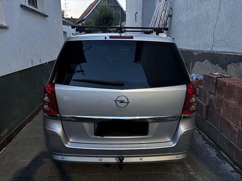 Gebraucht Opel Zafira 2008 Grau Van / Kleinbus