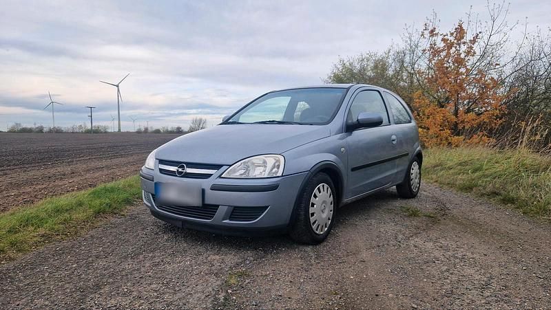 Silber Gebraucht 2004 Opel Corsa Kleinwagen | 1.750 € (Etwas zu teuer) - Bild 1/4