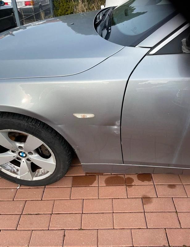 Gebraucht BMW 530 258 PS (189 kW) 2005 Grau Kombi