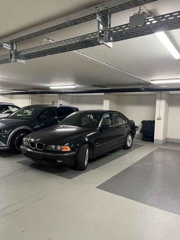 Second-hand BMW 528 193 CP (141 kW) 2000 Negru Berlinǎ