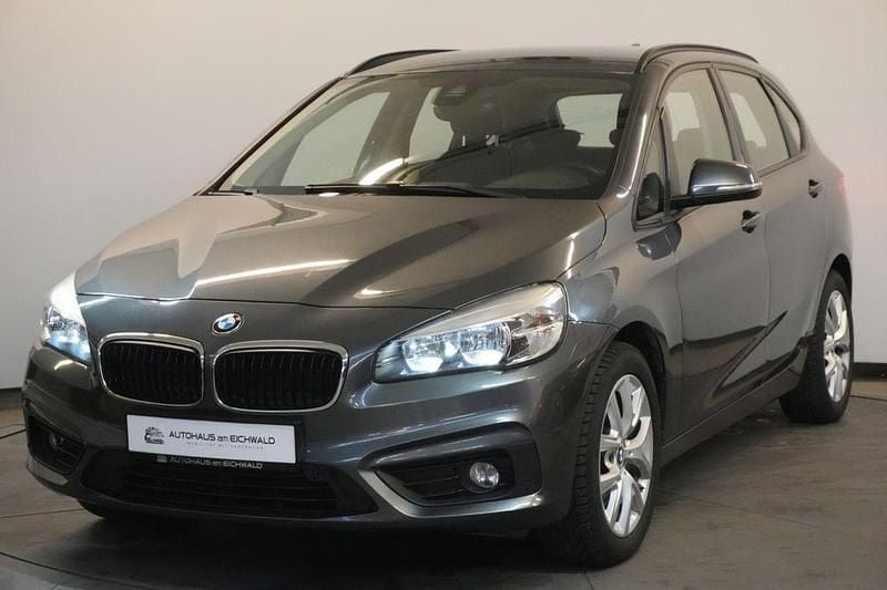 Grau Gebraucht 2016 BMW 216 Active Tourer Advantage Van / Kleinbus | 13.990 € (Fairer Preis) - Bild 1/4