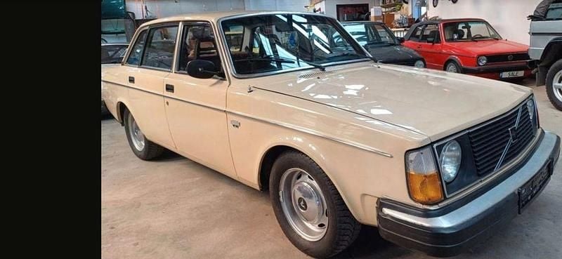 Gebraucht Volvo 244 101 PS (74 kW) 1977 Beige Limousine