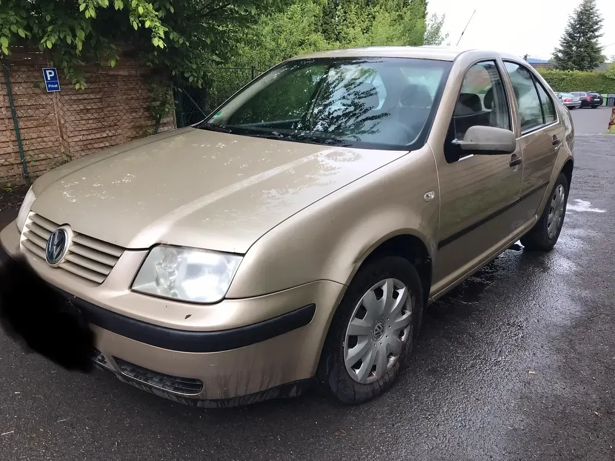 Gebraucht VW Bora 105 PS (77 kW) 1999 Gold Limousine