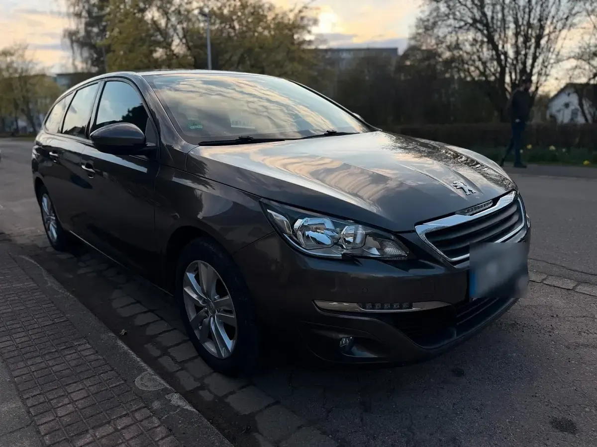 Gebraucht Peugeot 308 131 PS (96 kW) 2015 Braun Kombi
