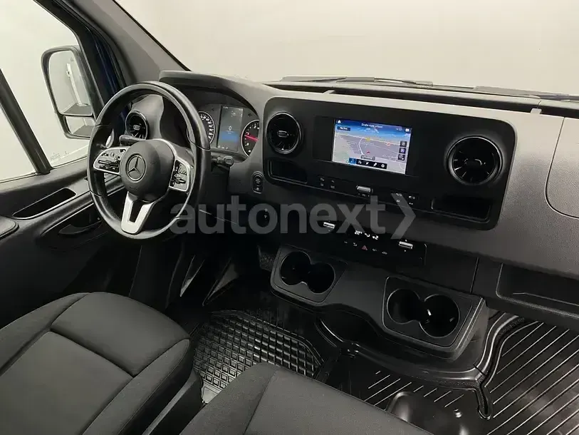Używany Mercedes Sprinter 163 KM (119 kW) 2020 Niebieski Van