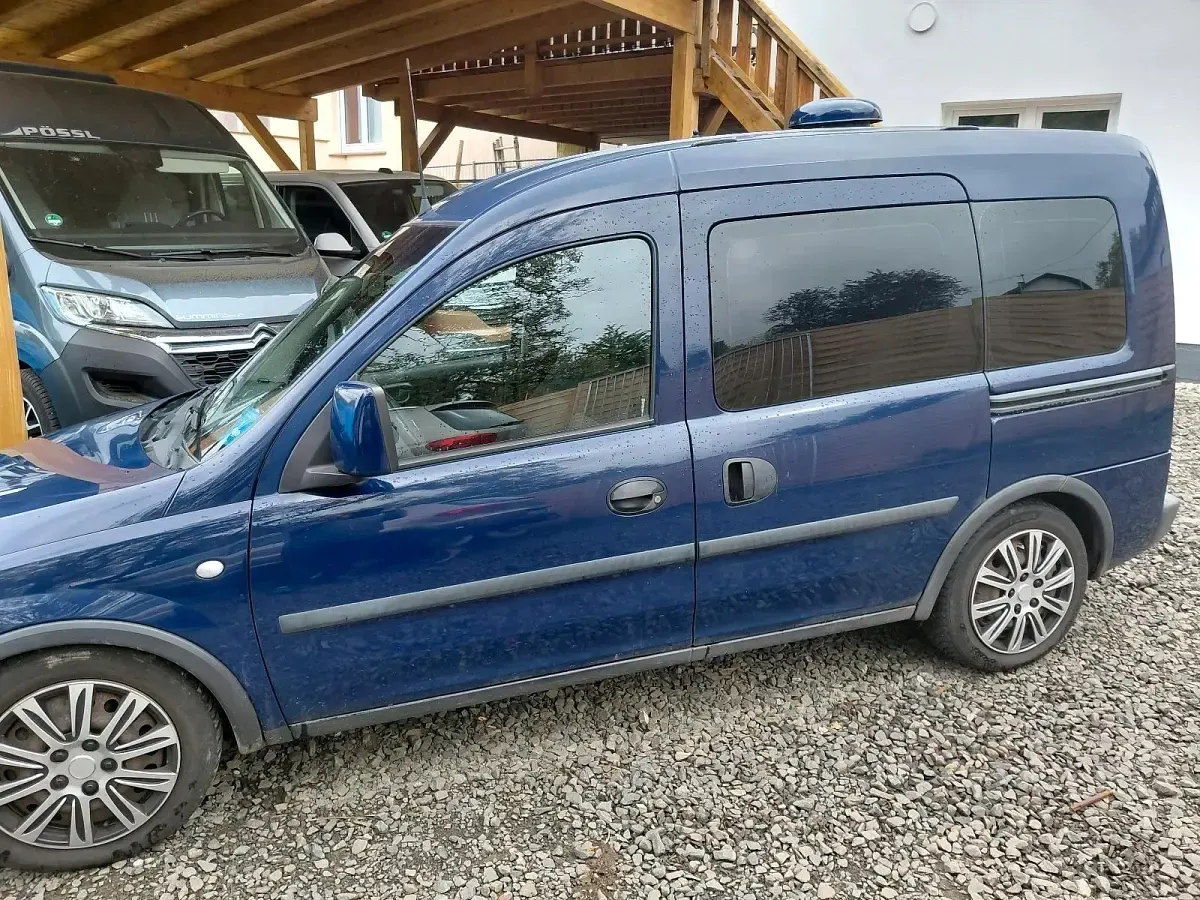 Occasion Opel Combo 101 ch (74 kW) 2006 Bleue Monospace