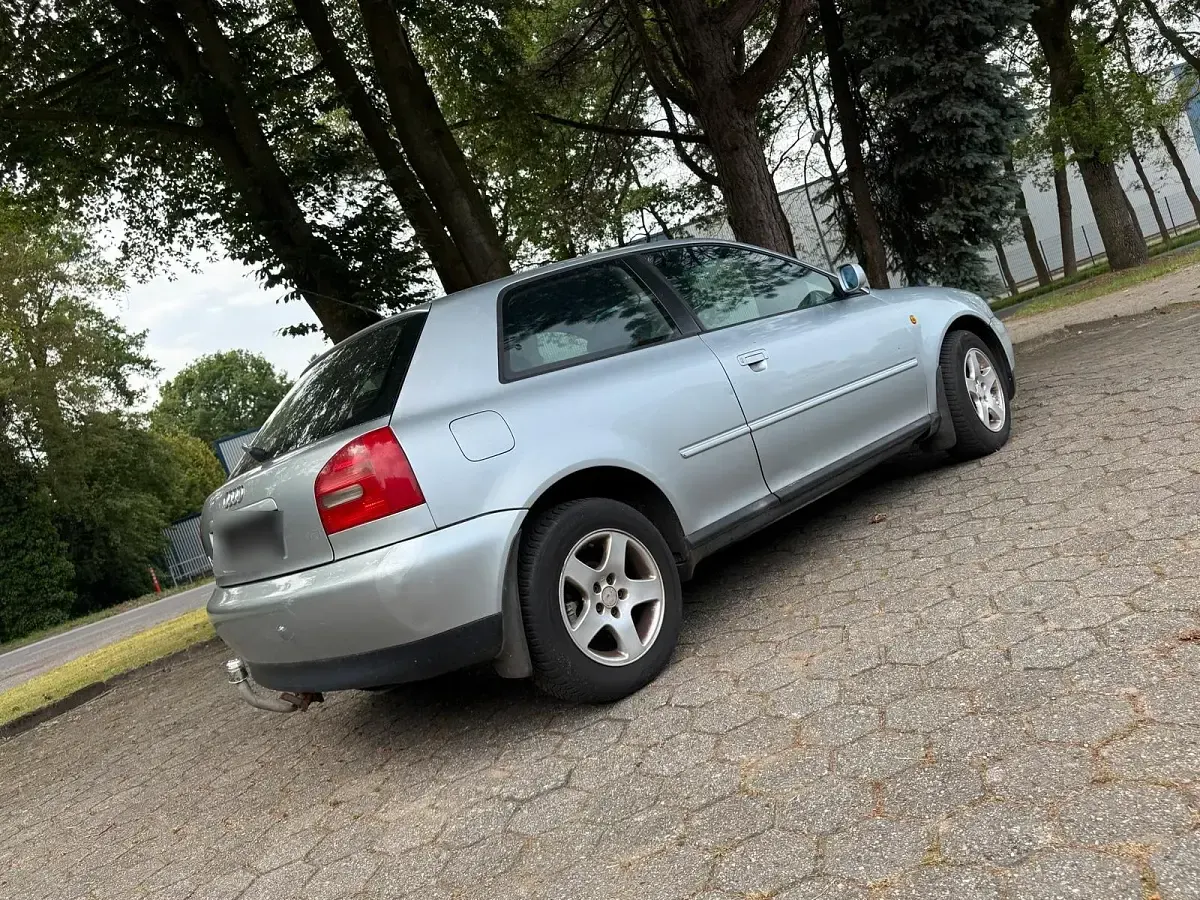 Gebraucht Audi A3 101 PS (74 kW) 1999 Silber Kleinwagen