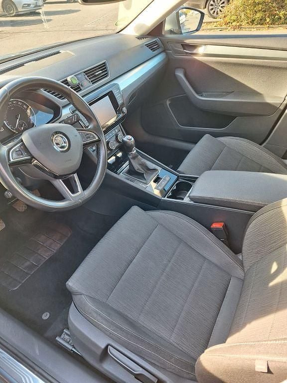 Gebraucht Skoda Superb Ambition 150 PS (110 kW) 2015 Grau Kombi