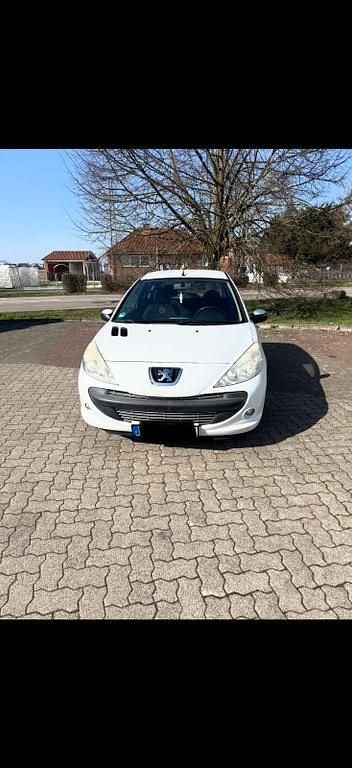 Gebraucht Peugeot 206 60 PS (44 kW) 2012 Weiß Limousine