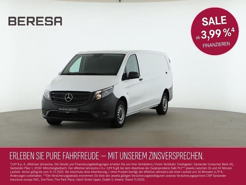 Weiß Gebraucht 2024 Mercedes Vito Van / Kleinbus | 37.158 € (Etwas zu teuer) - Bild 1/4