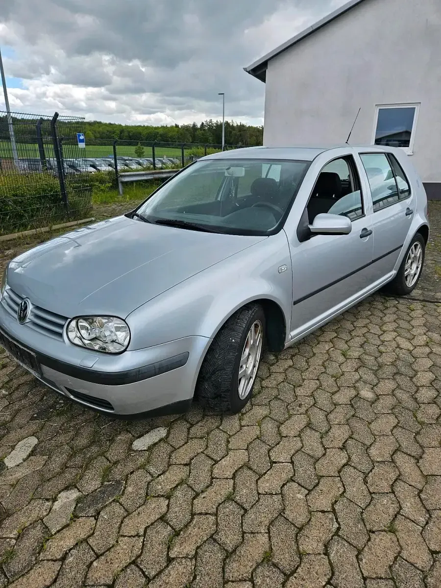 Gebraucht VW Golf IV 75 PS (55 kW) 2001 Silber Limousine