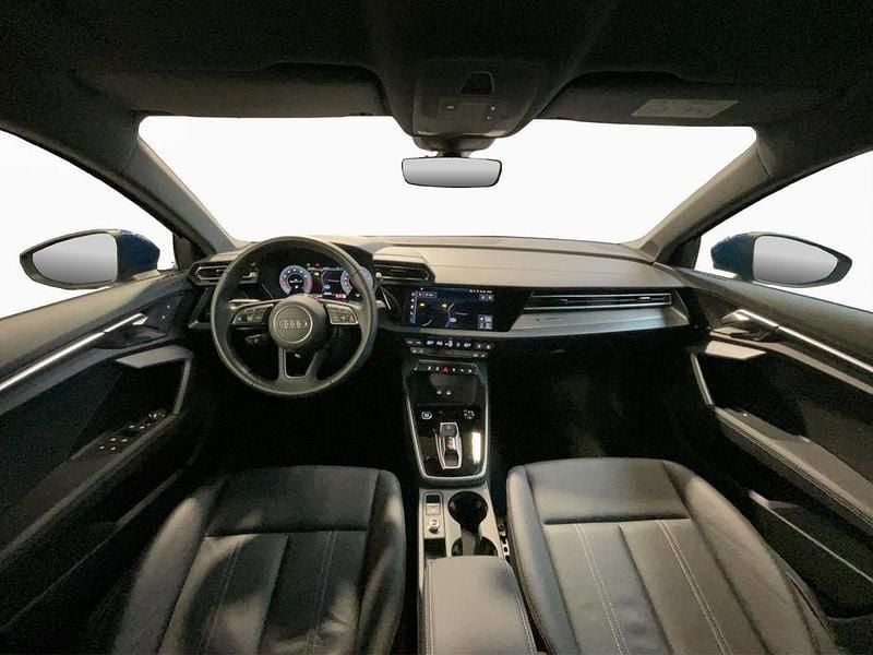 Second-hand Audi A3 S-line plus 150 CP (110 kW) 2024 Albastru Berlinǎ