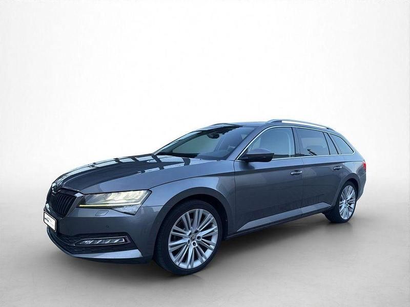 Gebraucht Skoda Superb Style 150 PS (110 kW) 2022 Grau Kombi