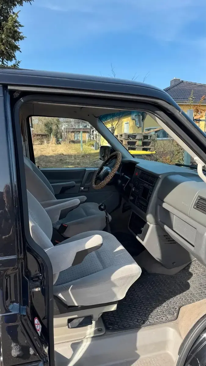 Używany VW Transporter 2000 Czarny Van