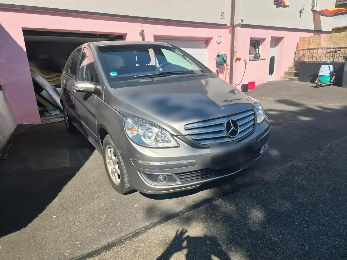 Gebraucht Mercedes B150 95 PS (69 kW) 2005 Silber Van / Kleinbus
