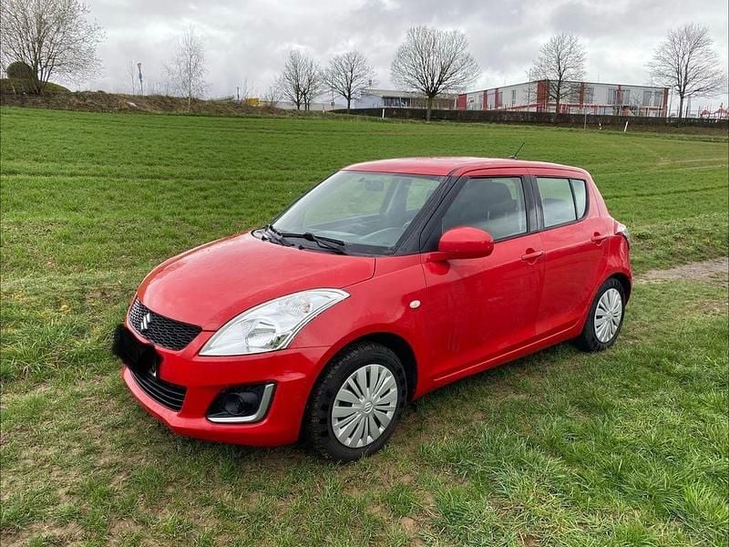 Gebraucht Suzuki Swift 94 PS (69 kW) 2013 Rot Kleinwagen