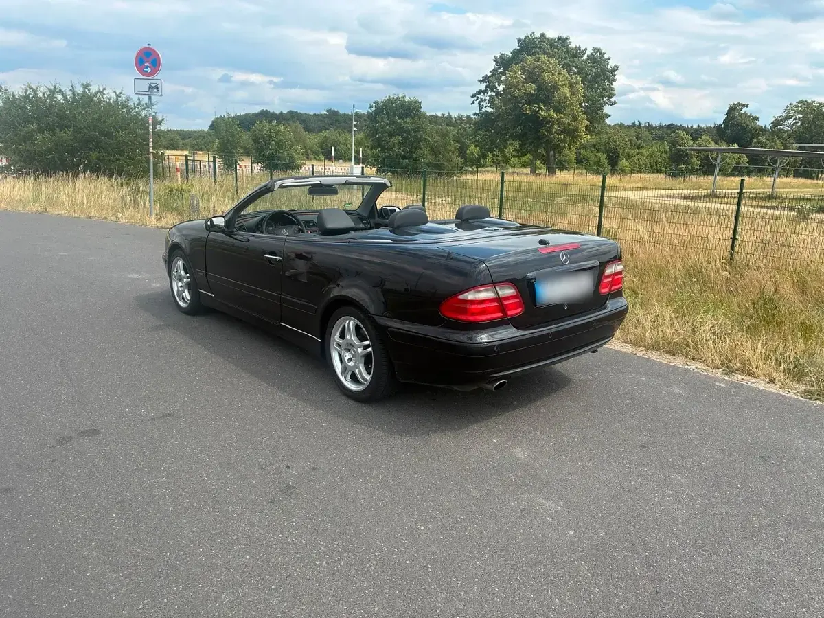 Gebraucht Mercedes CLK230 197 PS (144 kW) 2001 Schwarz Cabrio