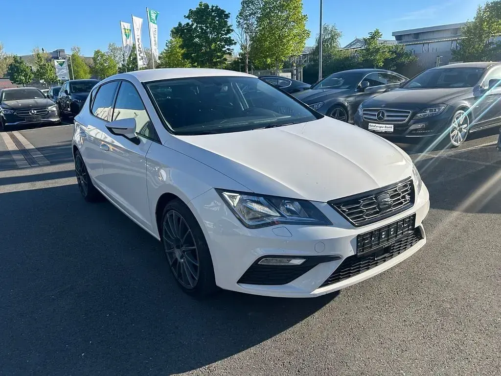 Second-hand Seat Leon FR 184 CP (135 kW) 2017 Alb Berlinǎ