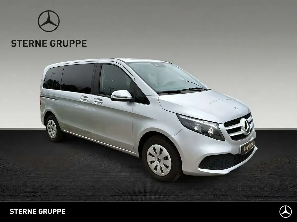 Gebraucht Mercedes V220 163 PS (119 kW) 2023 Brillantsilber Van / Kleinbus