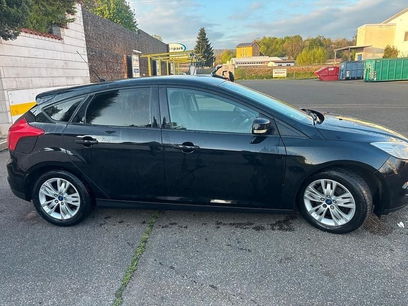 Second-hand Ford Focus 150 CP (110 kW) 2011 Negru Berlinǎ