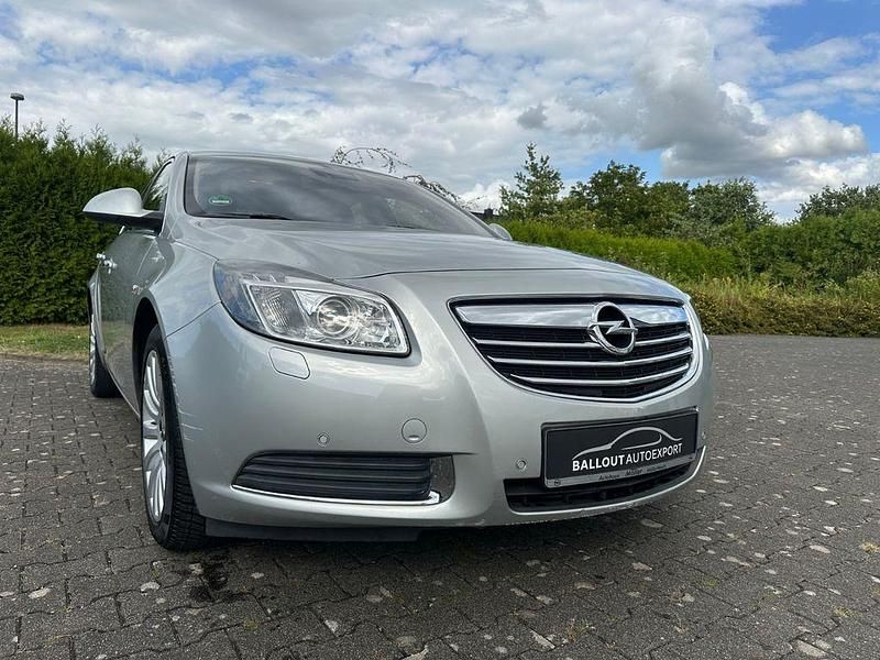 Grün Gebraucht 2010 Opel Insignia Limousine | 5.950 € (Guter Preis) - Bild 1/4
